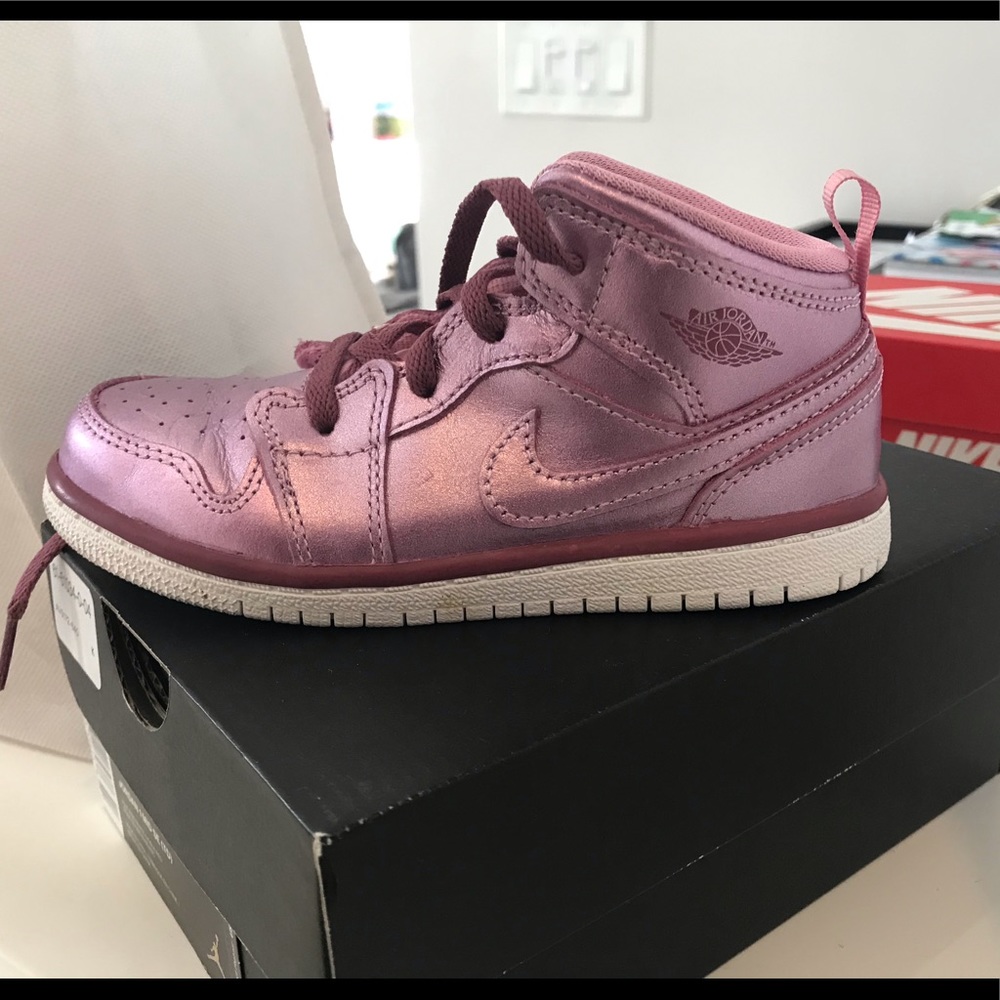 Girls Nike Air Jordan 1 pink/purple